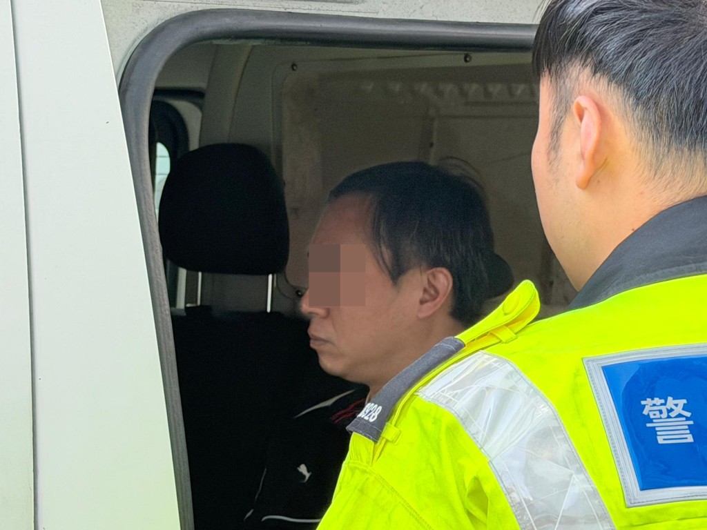 司機涉危險駕駛被捕。 司機涉危險駕駛被捕。