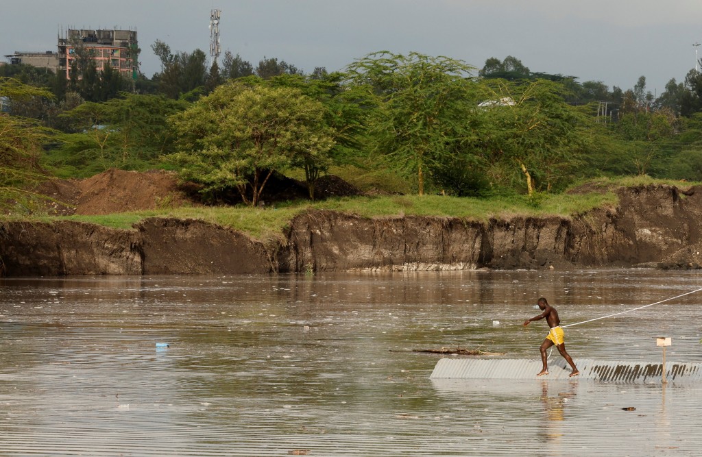 肯亞首都奈洛比遭遇暴雨引發的突發水災，造成至少23人死亡。路透社