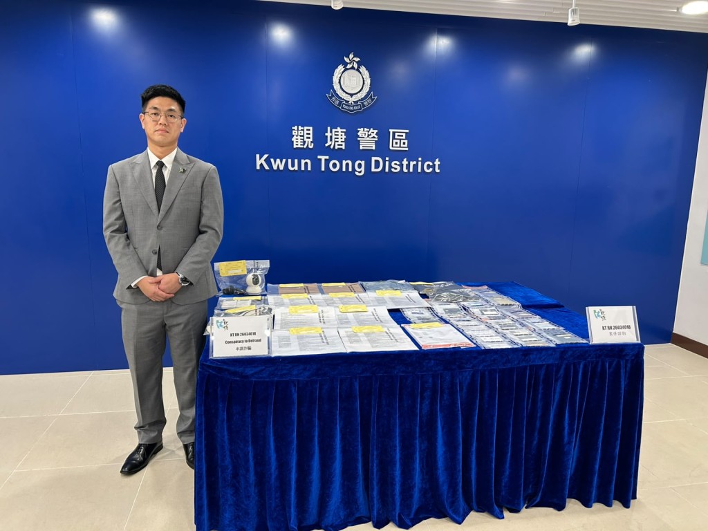 觀塘警區重案組督察張仲誠交代案件。曾志恒攝 觀塘警區重案組督察張仲誠交代案件。曾志恒攝