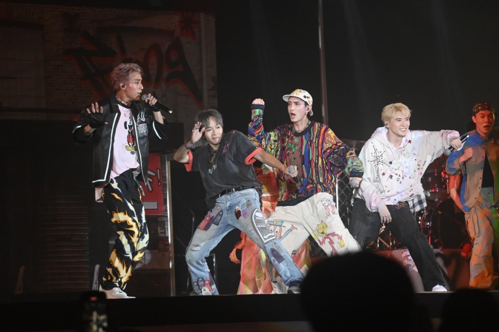 Lokman、AK、Alton、Frankie組成的「FING小組」於亞洲博覽館舉行一場《Manifest | W.T.F.2 Live 2025》。 Lokman、AK、Alton、Frankie組成的「FING小組」於亞洲博覽館舉行一場《Manifest | W.T.F.2 Live 2025》。