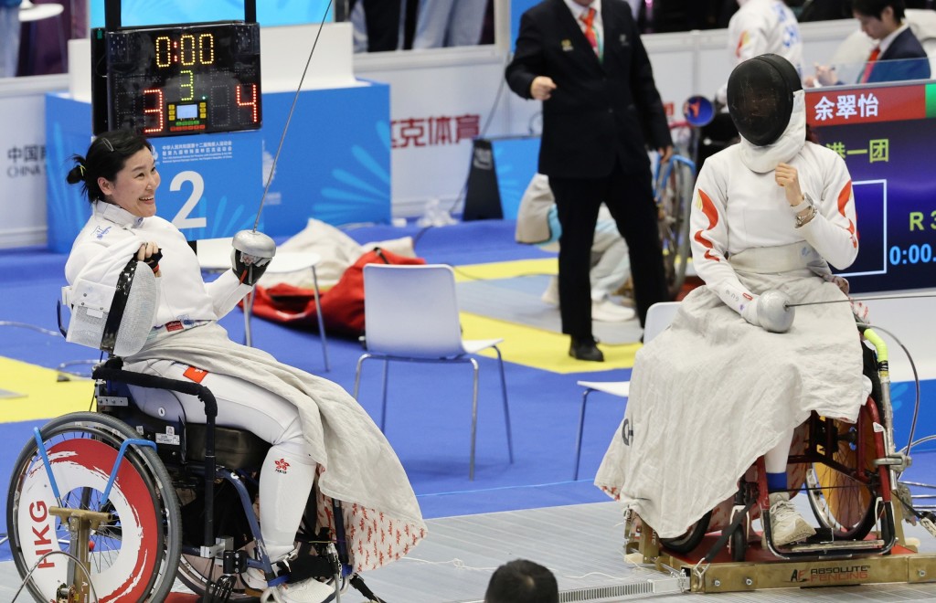 余翠怡(左)對於自己在決賽的表現尚算滿意。徐嘉華攝 余翠怡(左)對於自己在決賽的表現尚算滿意。徐嘉華攝