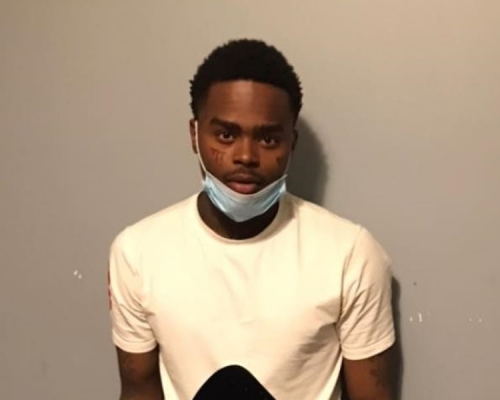 21歲男囚史考特戴口罩扮假釋獄友成功越獄。(網圖)