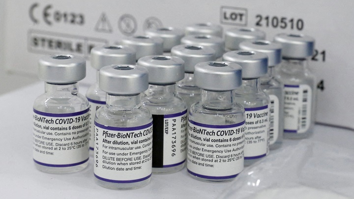 輝瑞將美國政府的新冠疫苗採購價，調升至每劑110至130美元。路透社資料圖片