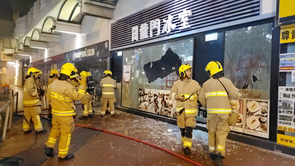 梁偉雄說,「黑暴」期間,與聚眾活動有關的火警緊急召喚約有超過2000宗。但是在《國安法》生效後,只有8宗。資料圖片