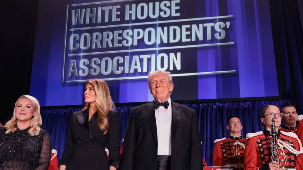 特朗普出席白宫记者会晚宴时有枪手开火，特朗普被特勤人员紧急撤离。路透社