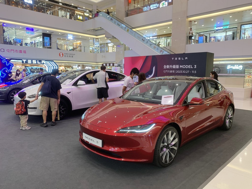 Tesla续踞2023年度十大首位，但2023全年交投量只有9,638辆，同比下滑23.13%，年度电动车市占率也大幅回落至33.77%，优势显著收窄。