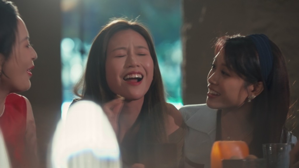 何沛珈表情包大放送。