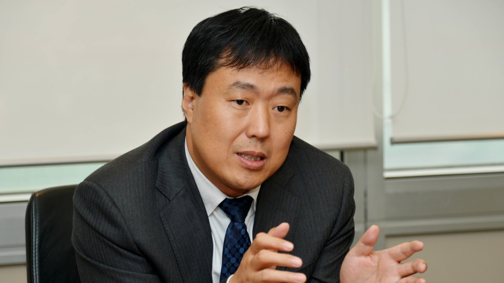 著名經濟學家高善文去世，享年55歲。新華社