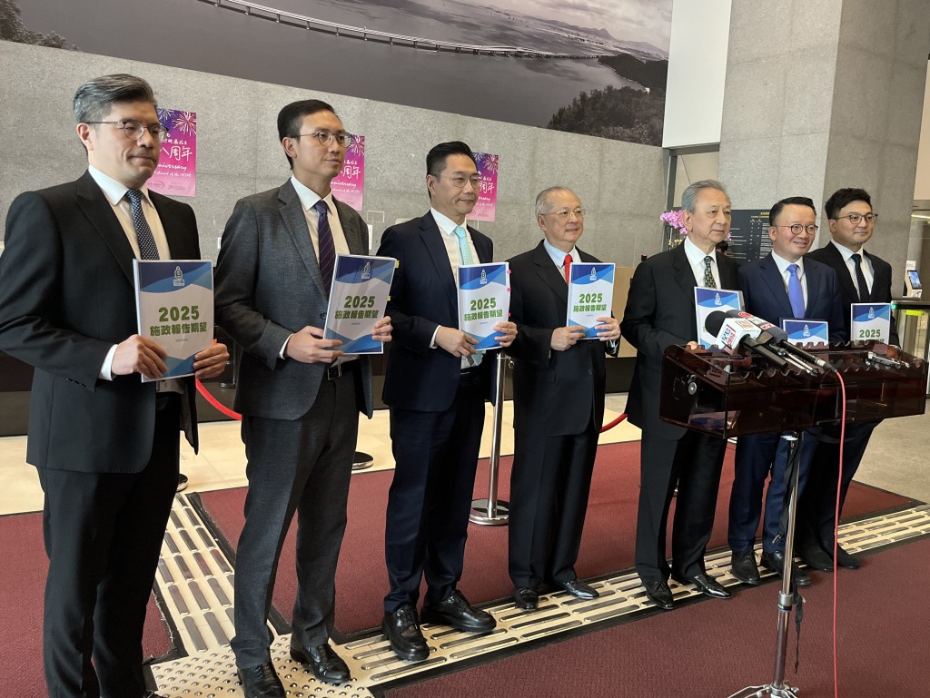 行政長官李家超將在9月公布新一份施政報告，自由黨今日（24日）提交施政報告建議。林彥汛攝