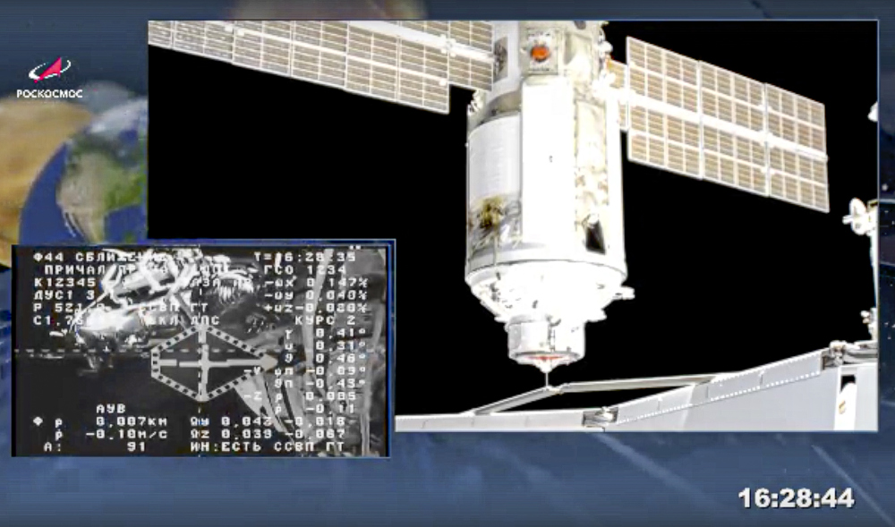 俄羅斯「科學號」一度與太空站「拔河」。AP圖片