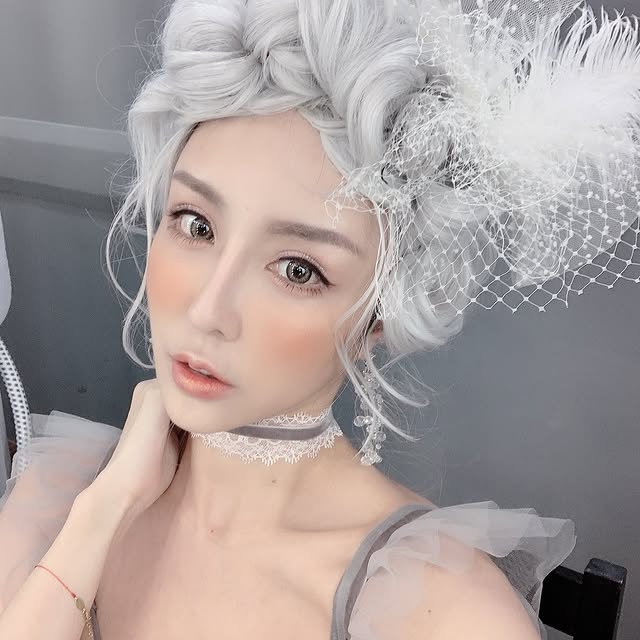 雪碧外貌精緻如洋娃娃。