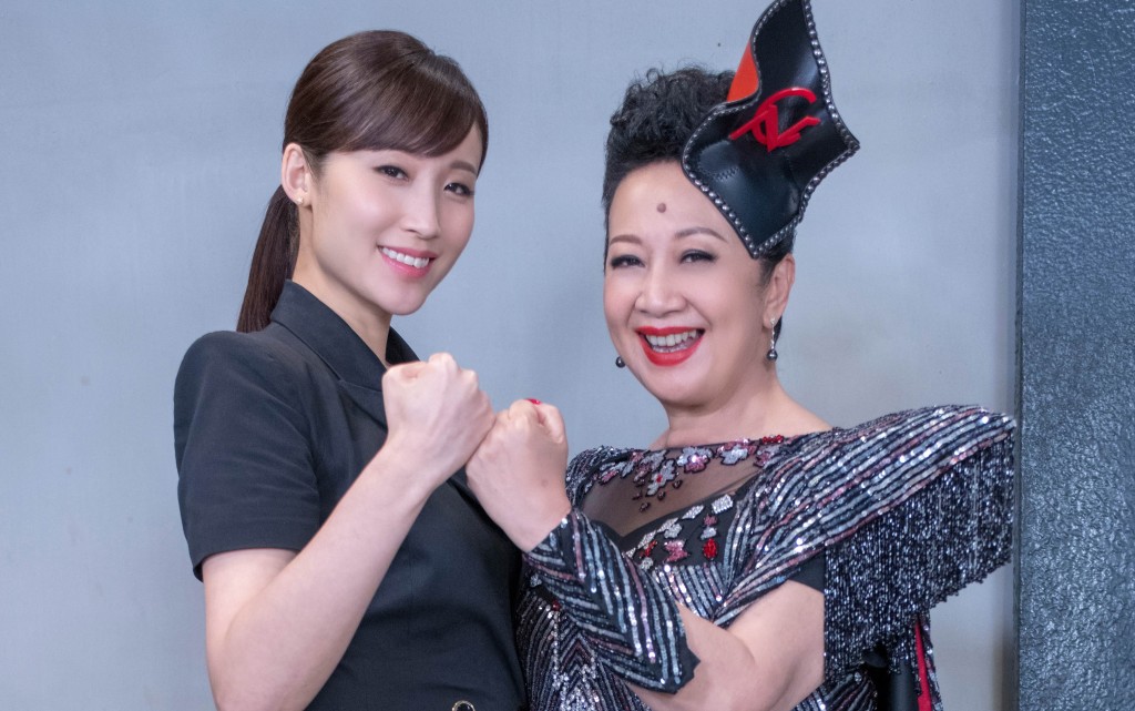 家燕姐找來大女石祐珊一同拍攝。