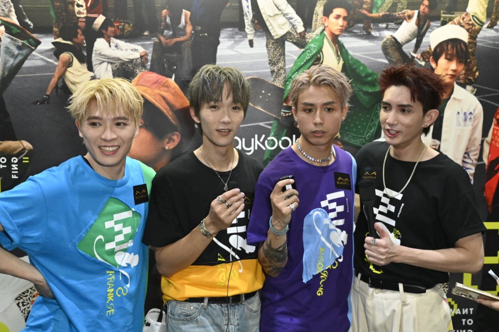 四子完場後受訪。 四子完場後受訪。