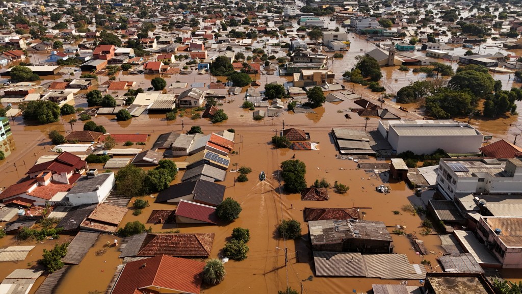 巴西南部的南里奧格蘭德州近來遭暴雨侵襲，引發嚴重洪災。路透社