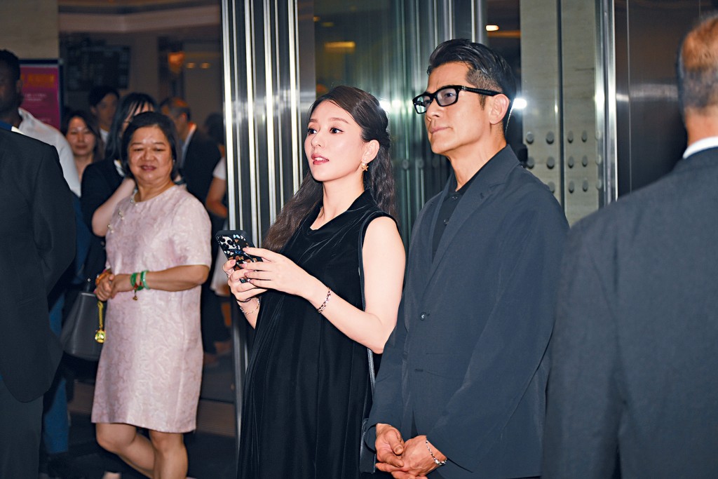 郭富城與方媛喜迎「三寶」。