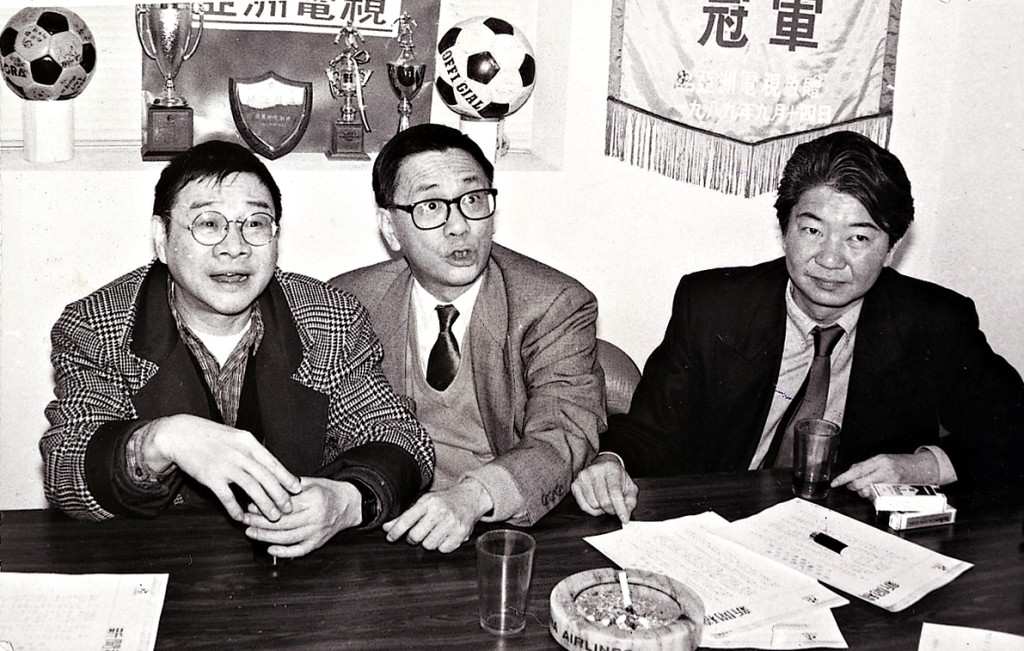 蔡瀾（右）與金庸、倪匡（左）、黃霑（中）私交甚篤，四人合稱「香港四大才子」。