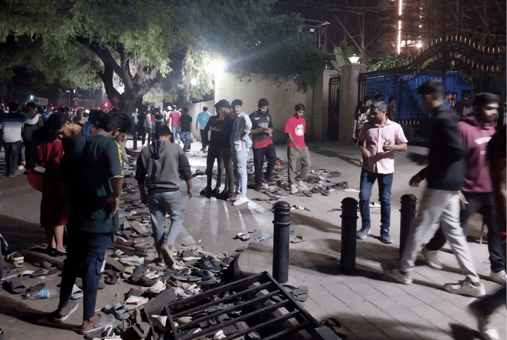 印度班加羅爾板球慶典變悲劇,至少11人擠死47人傷。路透社 印度班加羅爾板球慶典變悲劇,至少11人擠死47人傷。路透社