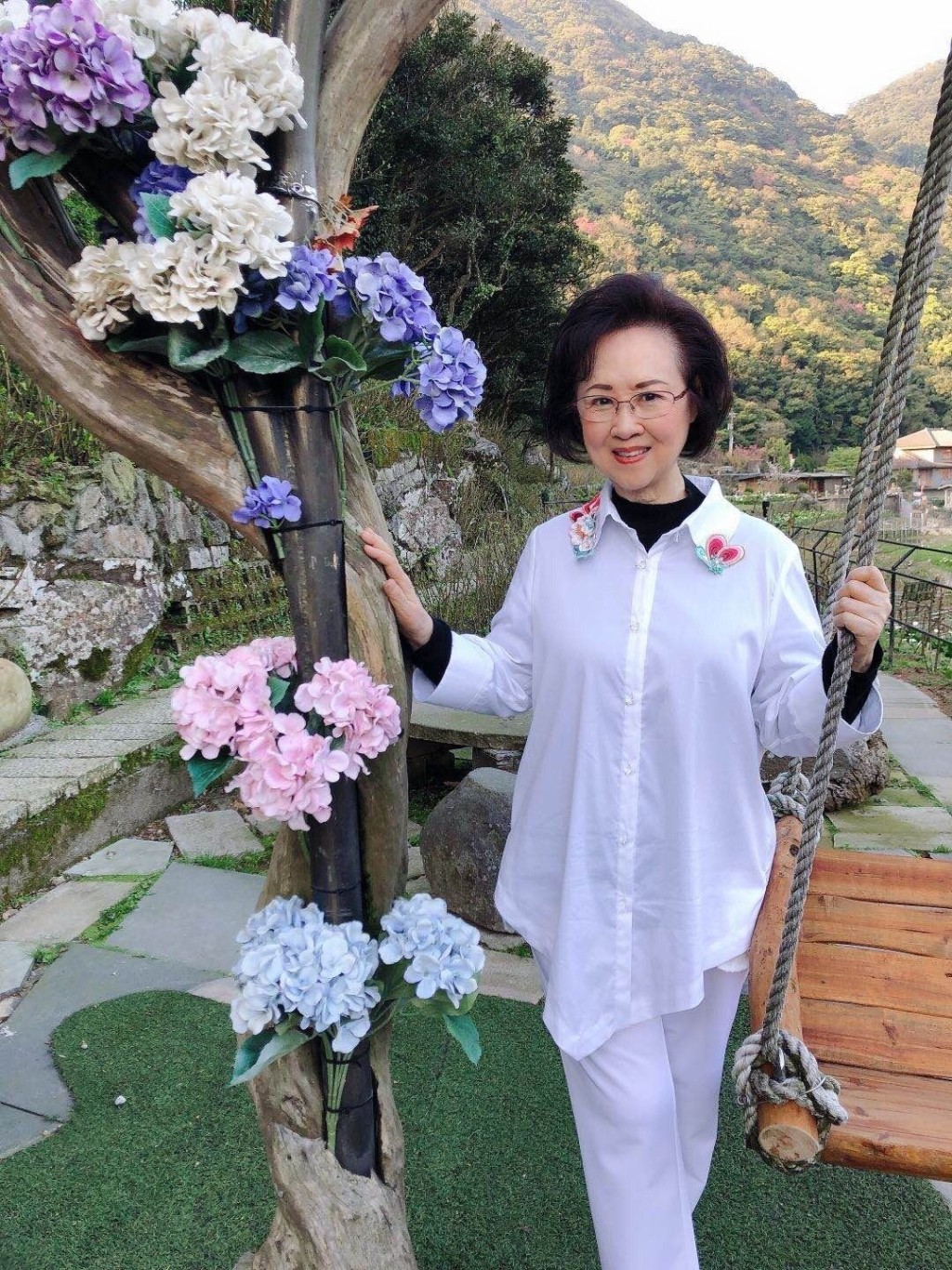 瓊瑤輕生消息傳出,震驚華人社會。facebook 瓊瑤輕生消息傳出,震驚華人社會。facebook