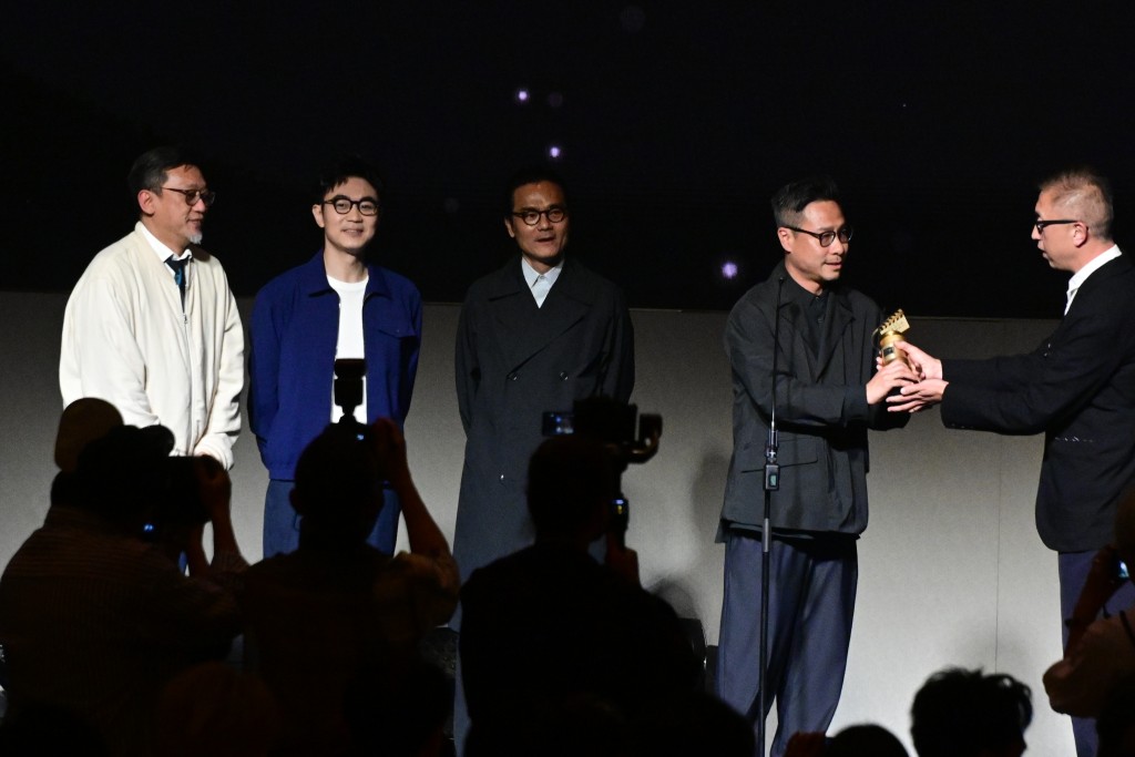 李子俊（右二）執導電影《第八嫌疑人》奪得「執委會特別獎」。