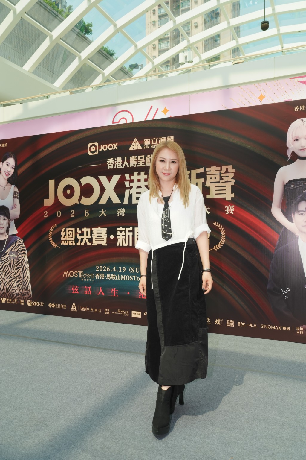 彭家麗最近戲癮大發。