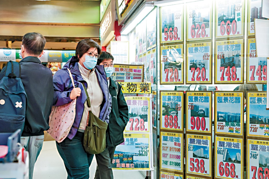 近期整體樓市持續回暖，吸引不少上車客出動購貨，連帶細價及中價屋苑表現隨之「價量齊升」。