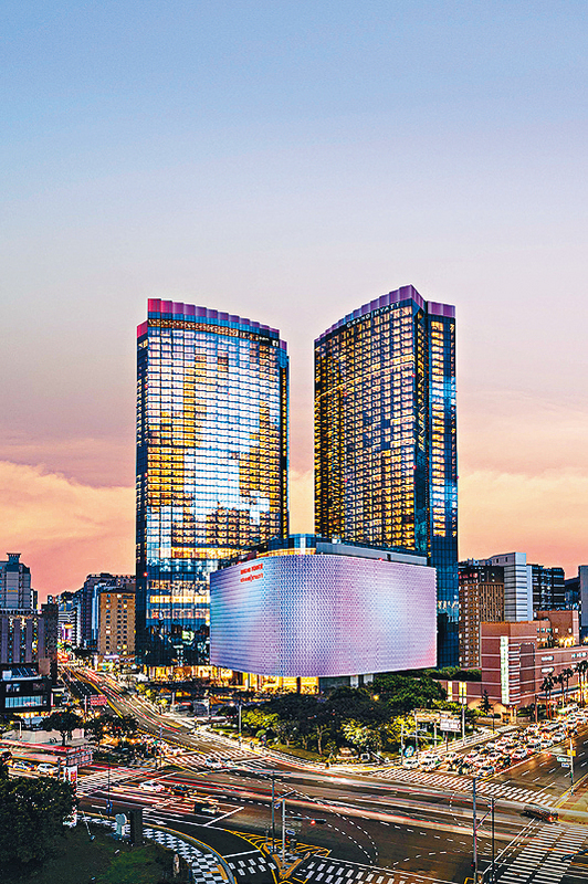 ●以雙塔式設計的濟州君悅酒店，設有多達一千六百間客房。