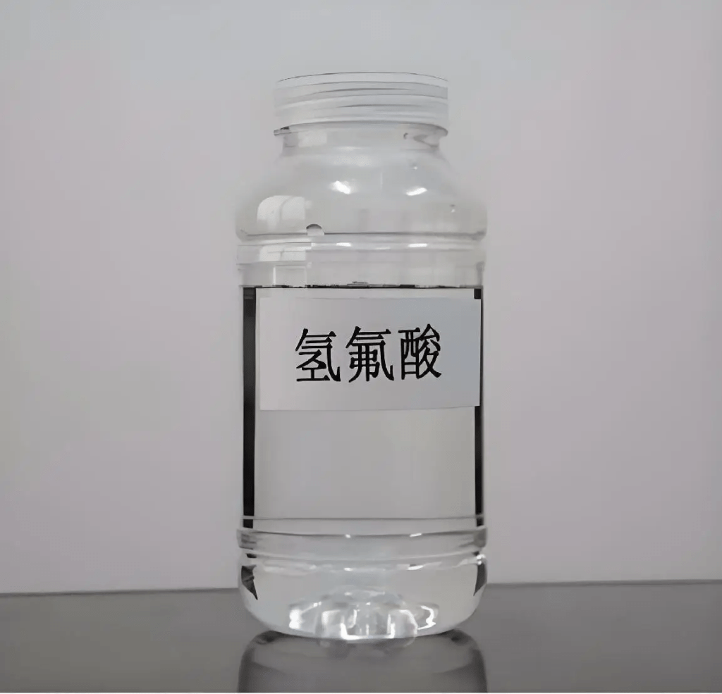 氫氟酸可穿透人類皮膚組織直達深層,甚至侵蝕骨骼,因此有化骨水之稱。 氫氟酸可穿透人類皮膚組織直達深層,甚至侵蝕骨骼,因此有化骨水之稱。