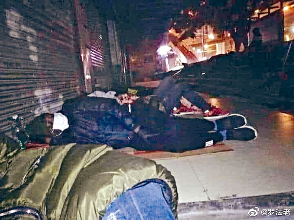 ■有非籍人士流落廣州街頭。