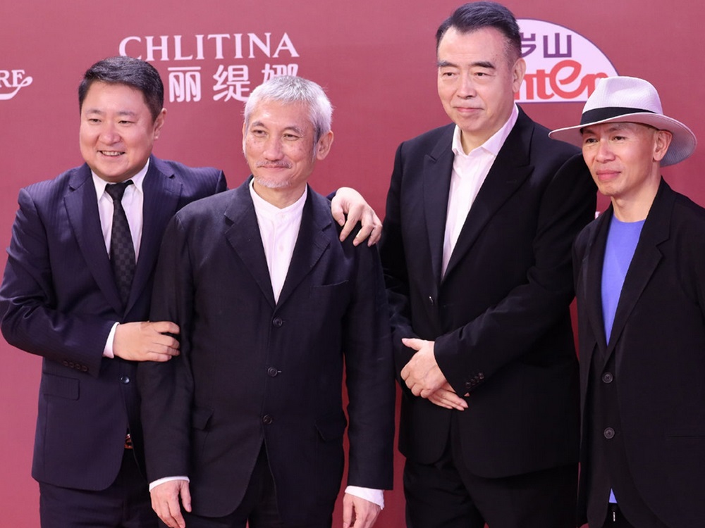 《長津湖》由陳凱歌、徐克、林超賢聯合監製並執導。