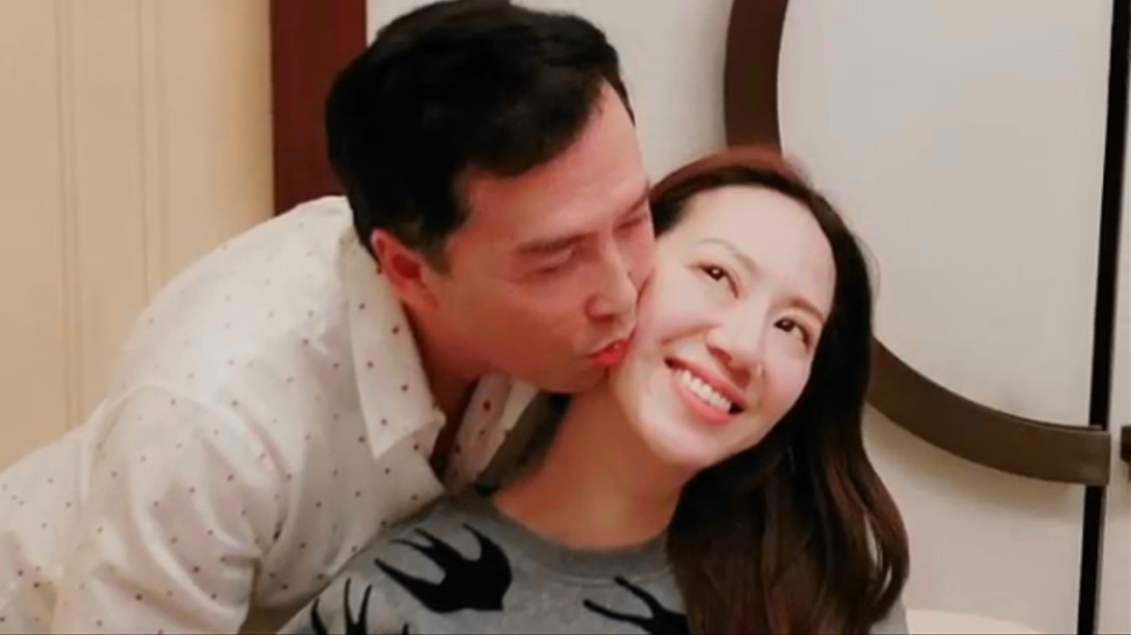 子丹對老婆深情表白：我非常愛你。