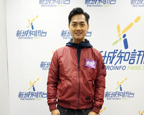 郑俊弘面对传媒大压力。