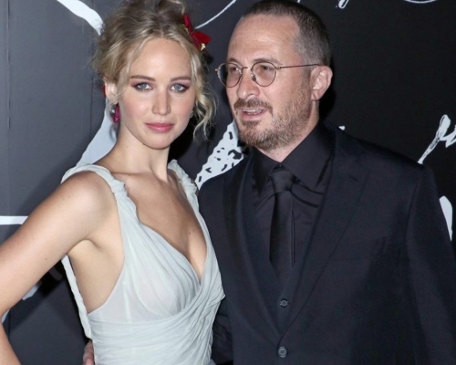 珍妮花羅倫絲與戴倫阿洛諾夫斯基的父女戀正式告終。