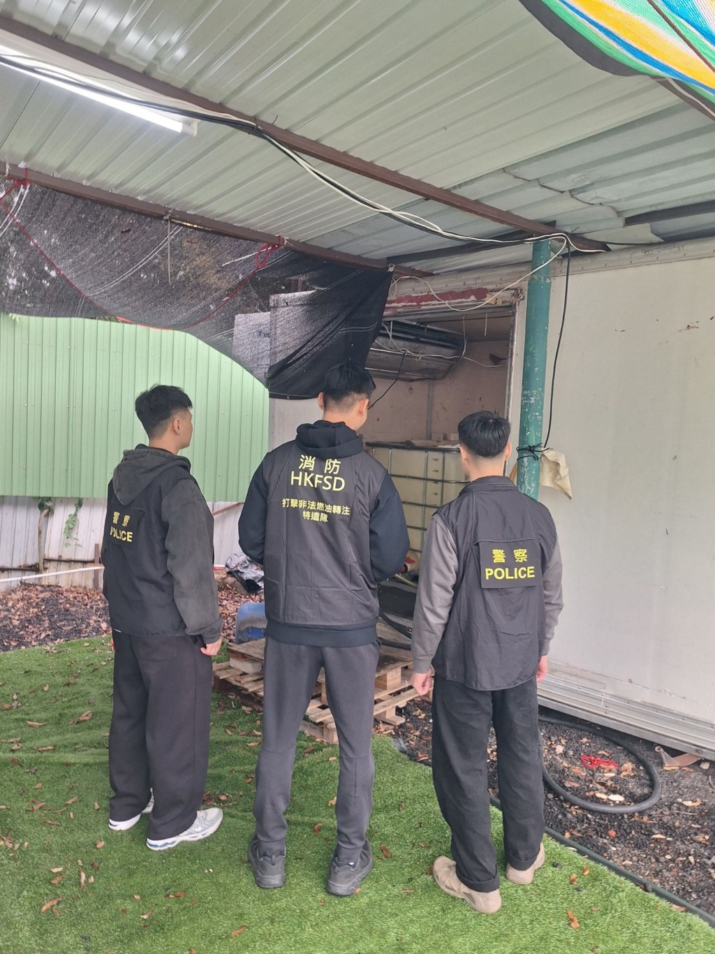 消防处打击非法燃油转注特遣队破获一个非法油站。消防处图片