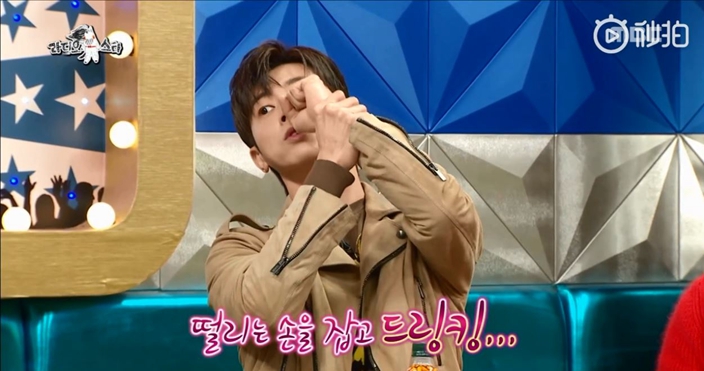 允浩出演了綜藝節目《Radio Star》。