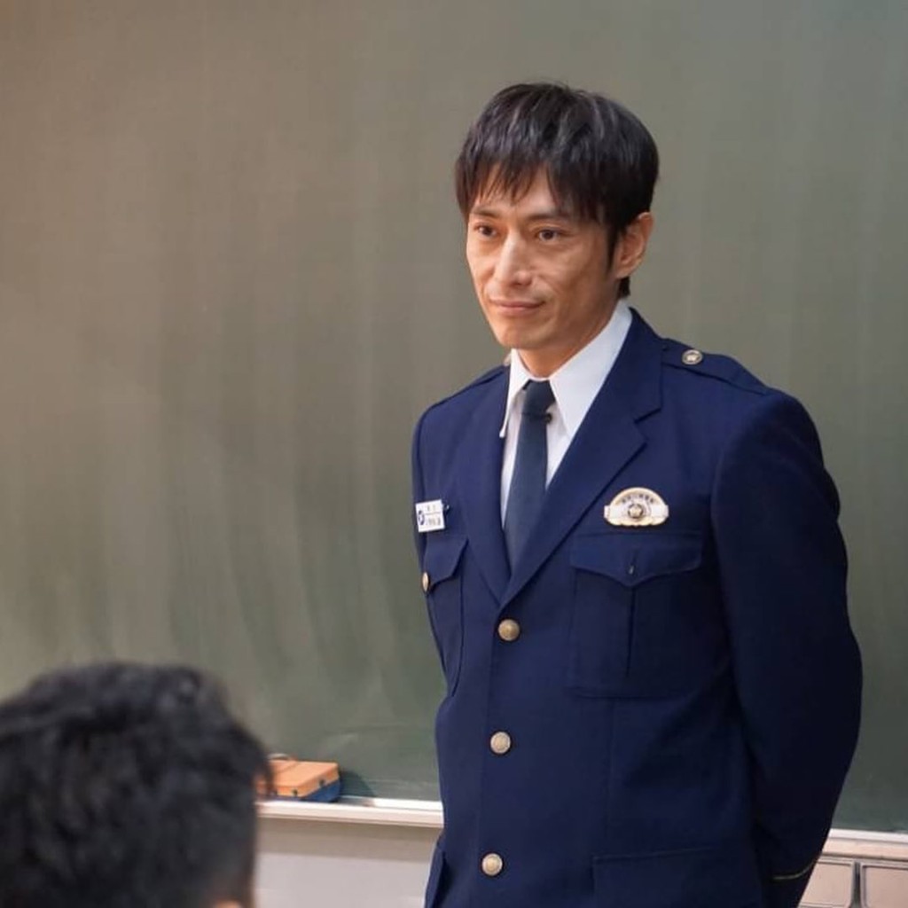 伊勢谷友介在劇集《未滿警察》飾演警校教官。