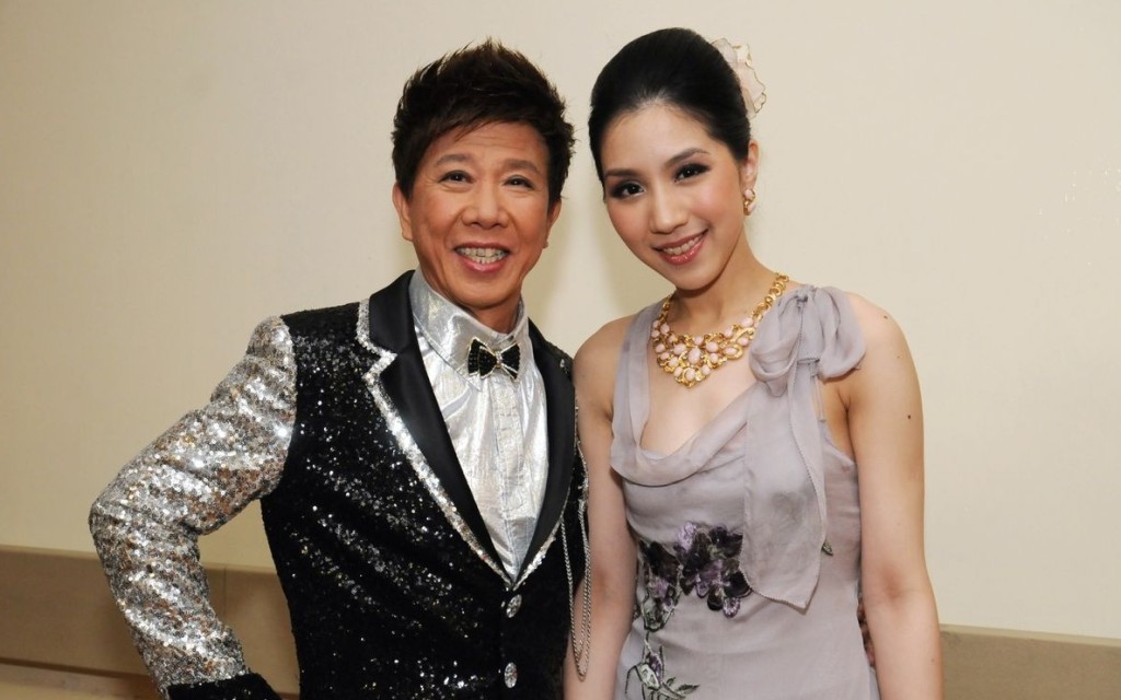 尹光與謝曉瑩這登台服很合襯。