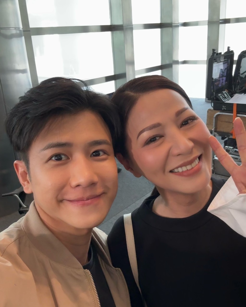 黃浩霆在《愛回家》中演出不同角色。