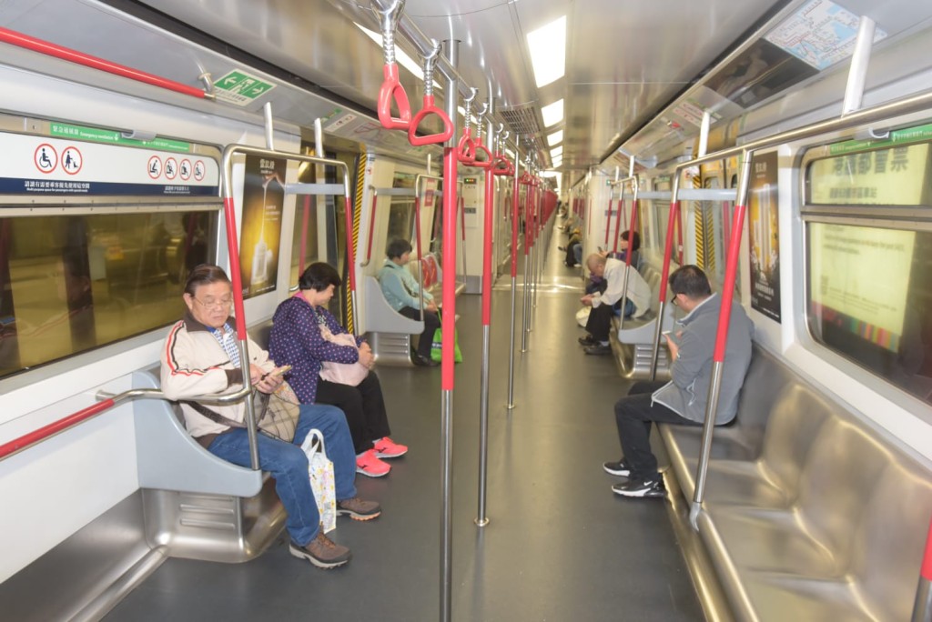 荃灣線全線列車服務今早回復正常。