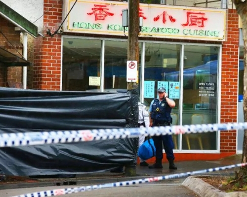 劉龍於悉尼一間中餐館旁,在眾目睽睽下,當街連捅劉國兵27刀令他死亡。