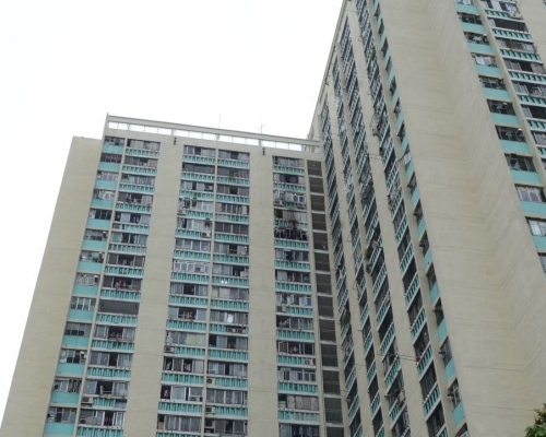 青衣長青邨有男子墮樓死亡。 資料圖片