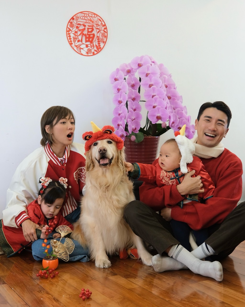 洪永城是胡定欣媒人。 洪永城是胡定欣媒人。