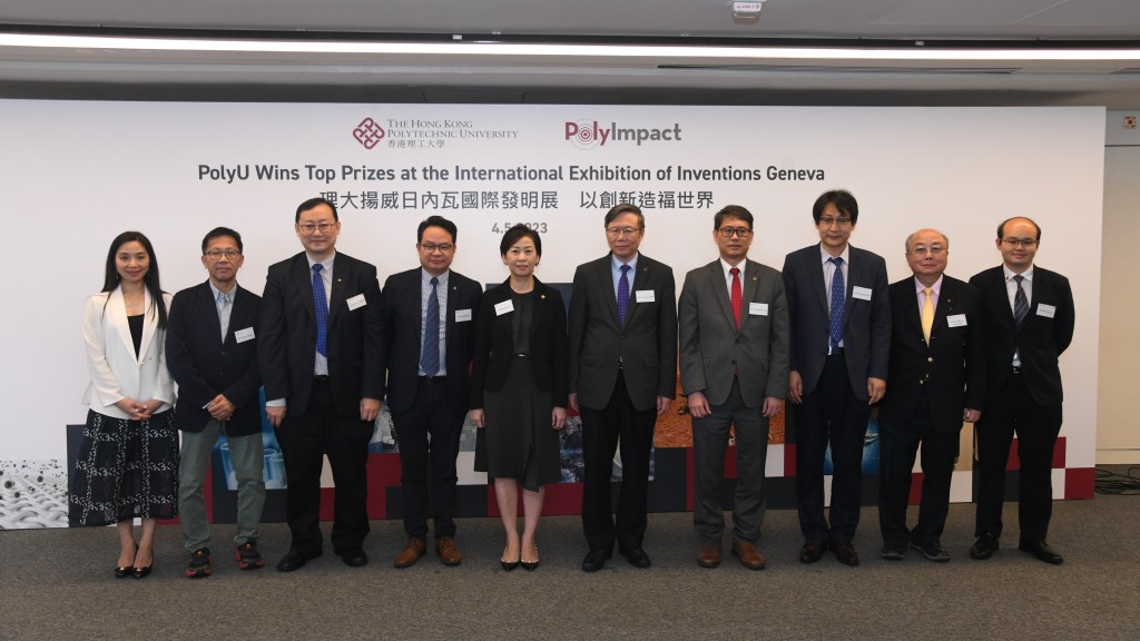 第48屆瑞士日內瓦「國際發明展」完滿結束，理工大學今年有28個發明項目參展，囊括31個獎項。何健勇攝