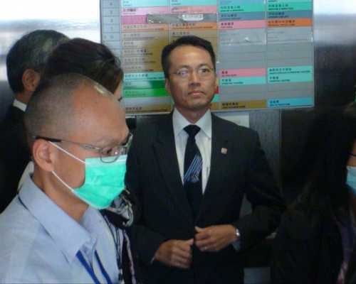 警務處副處長劉業成（中）。