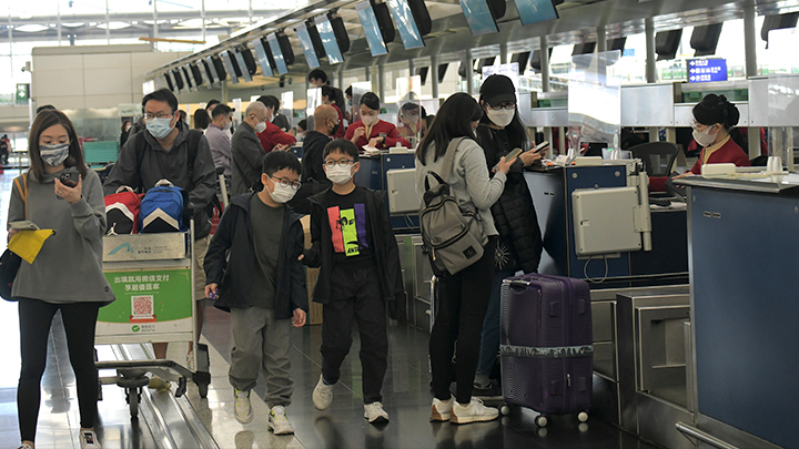 聖誕假期機場再現外遊人潮。梁譽東攝