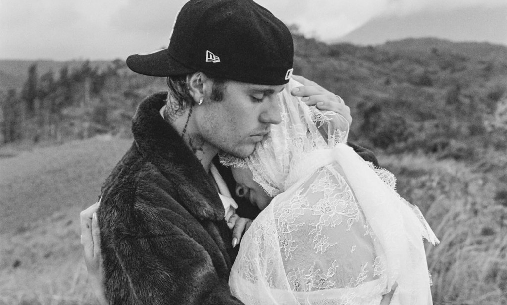 Justin Bieber和Hailey Baldwin昨日（9日）在夏威夷重訂婚盟。