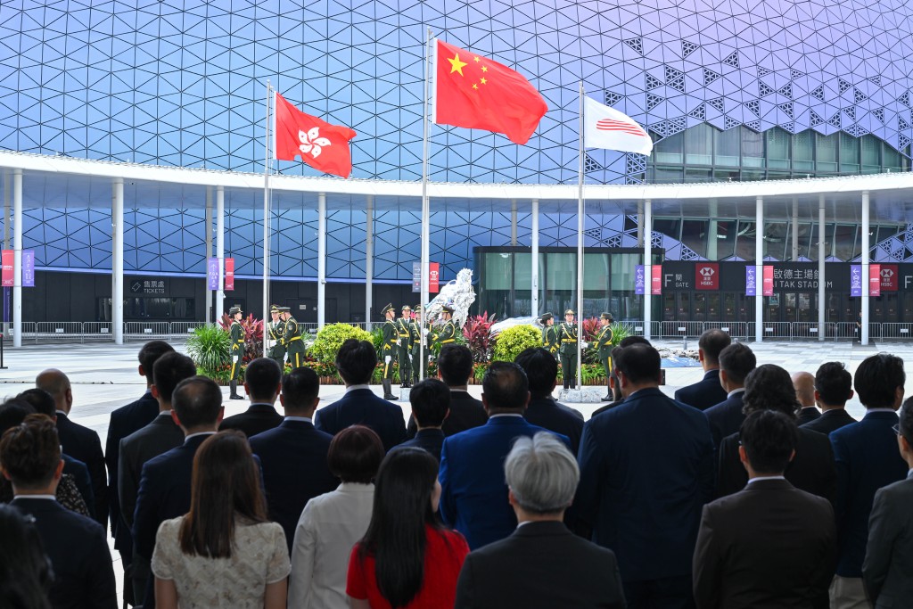 啟德體育園於中央廣場舉行升旗儀式,祝賀香港特別行政區成立29周年。 啟德體育園於中央廣場舉行升旗儀式,祝賀香港特別行政區成立29周年。