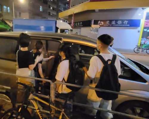 拘2女子. 警方圖片