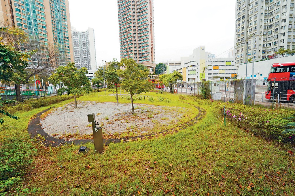 屯門海珠路住宅地昨截標,合共收到8份標書。