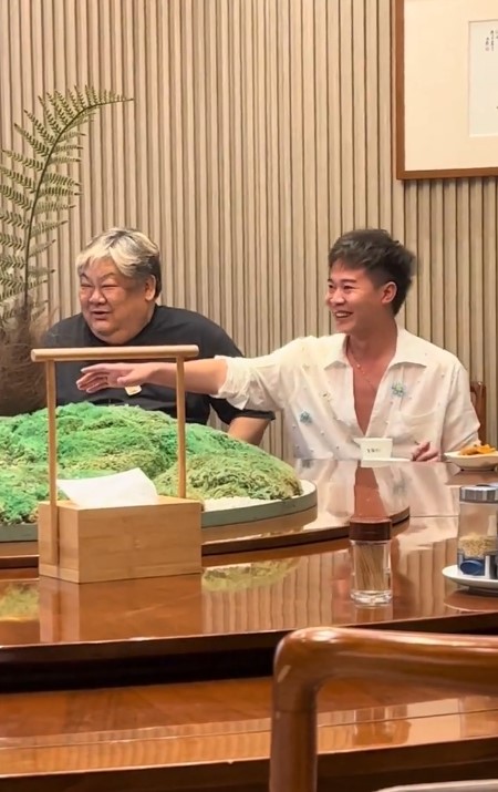 林雪左邊魂精位置生出黑色「胎記」。 林雪左邊魂精位置生出黑色「胎記」。