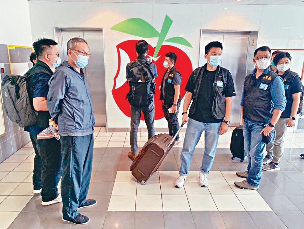 壹傳媒前行政總裁張劍虹涉違《香港國安法》被捕,早前曾被帶回《蘋果日報》大樓。